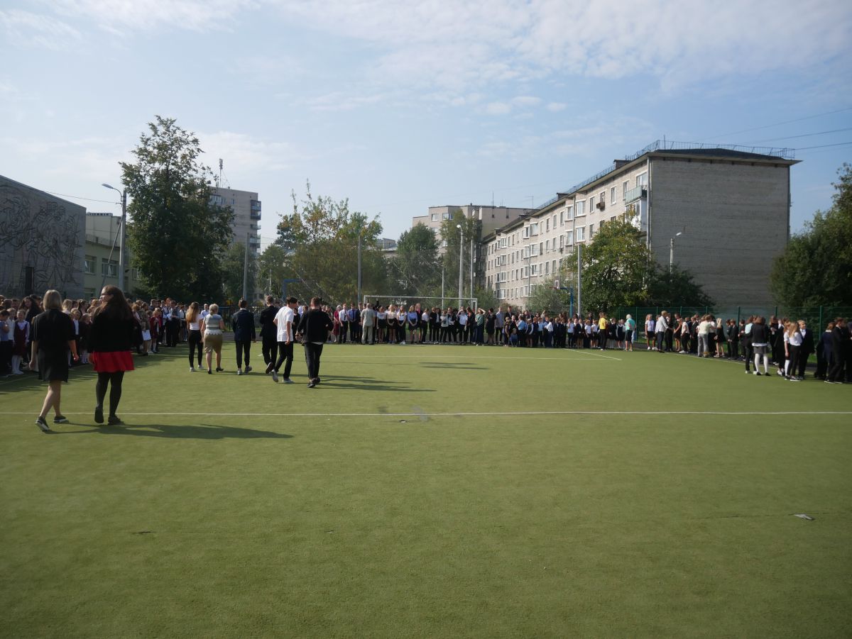 все строятся на установленных местах